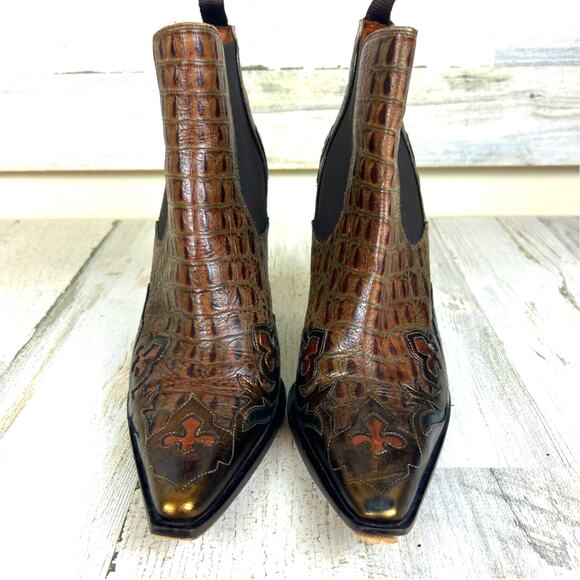 Donald J Pliner Women’s 9N Brown Crocodile Leather Western Heeled Ankle Boots - Picture 2 of 8